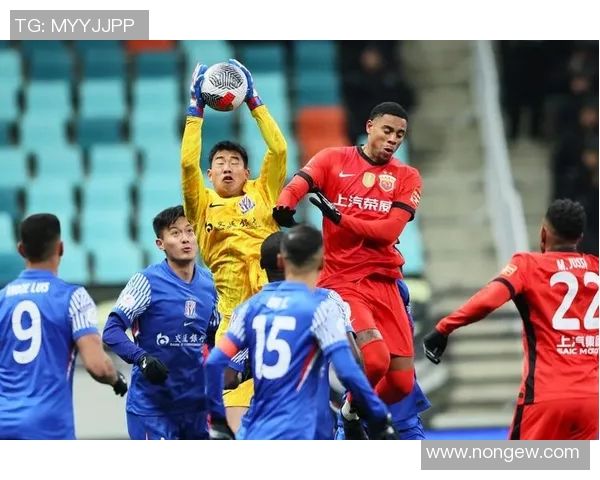 苏维埃翼与乌拉尔的激烈对决揭示足球战术与团队合作的精彩瞬间