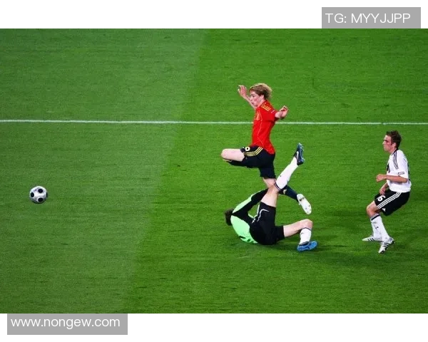 纽卡斯与西悉尼的激烈对决展现足球魅力与团队精神的巅峰对抗 纽卡斯与西悉尼的激烈对决展现足球魅力与团队精神的巅峰对抗