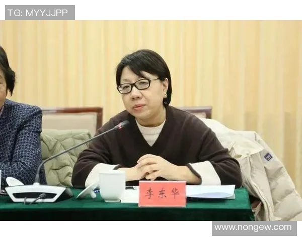 李东华：从平凡到卓越的奋斗历程与人生哲学探讨